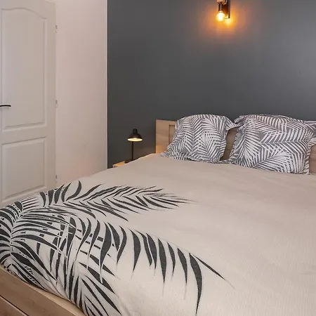 Les Iris Apartment *