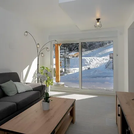 Les Iris Apartment