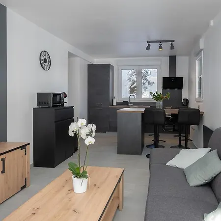 Les Iris Apartment *